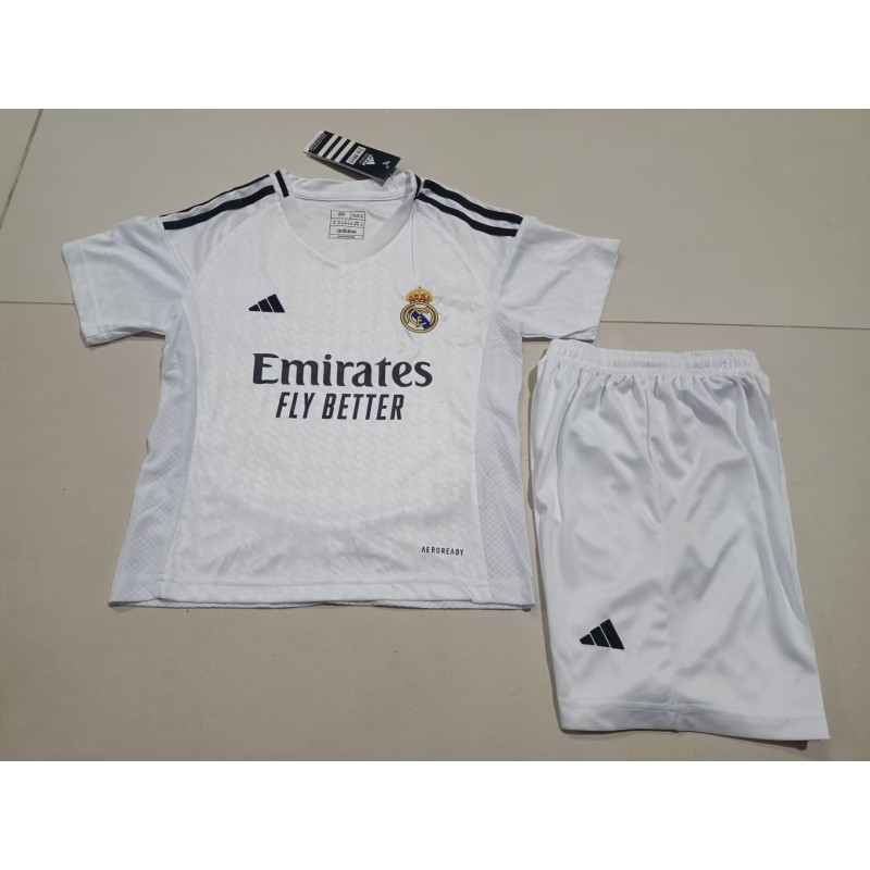 1ª Equipación Completa Niño Real Madrid 2024/25 1ª Equipación Completa Niño Real Madrid 2024/25